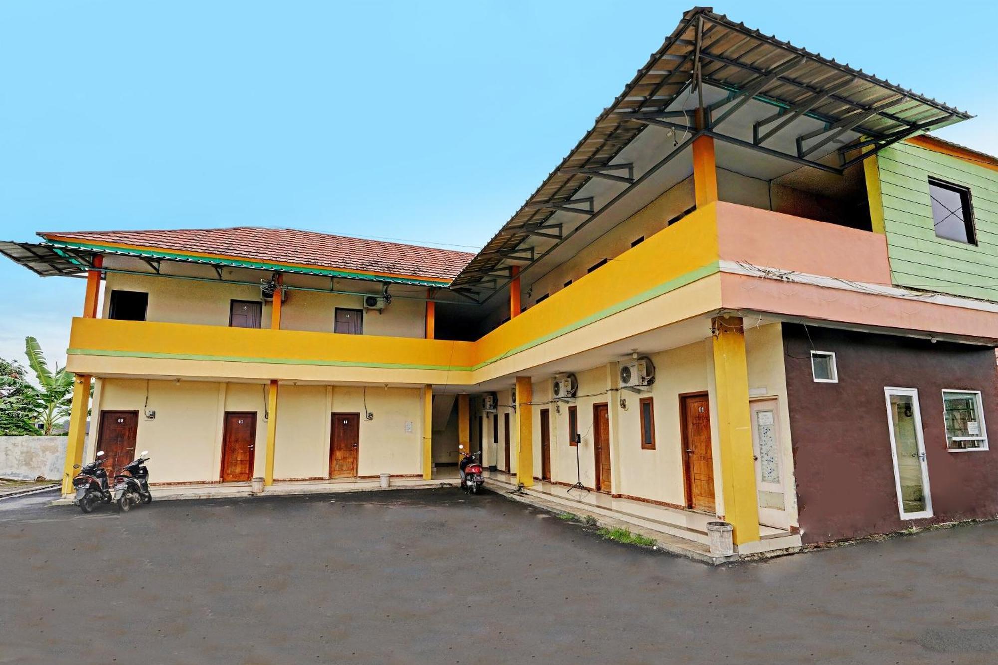Oyo 91955 Pondokan Cempaka Cirebon Dış mekan fotoğraf